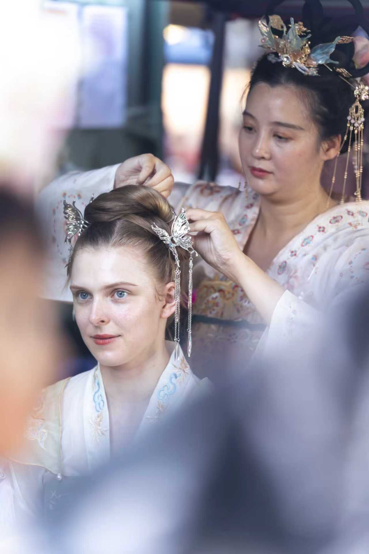 Hanfu styling